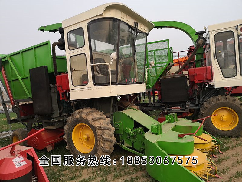 輪式圓盤(pán)內(nèi)置粉碎青黃儲(chǔ)機(jī)