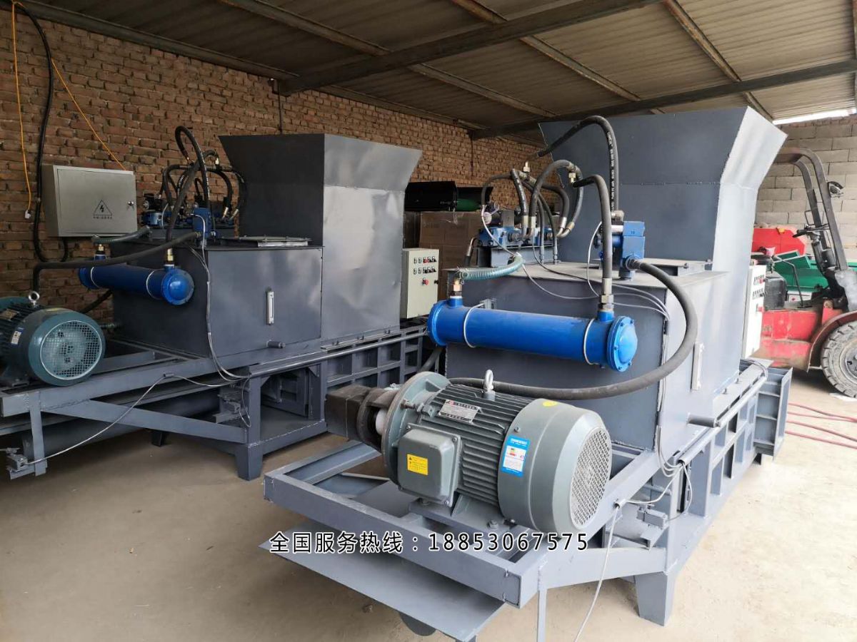 青儲(chǔ)液壓打包機(jī)